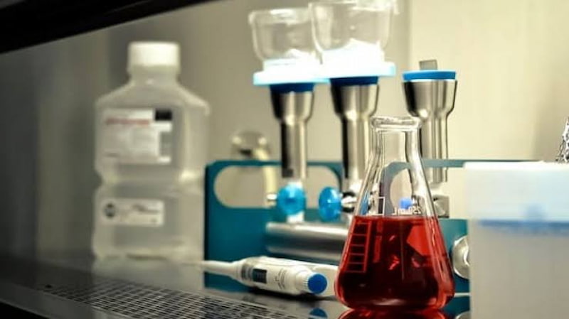 تصویر 2 از الکل طبی مشهد تولید شده با استانداردهای بهداشتی روز